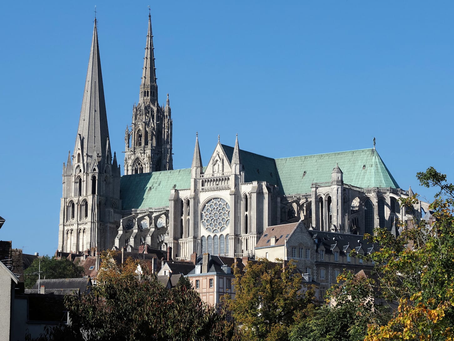 Chartres, où le ciel se mêle à la pierre