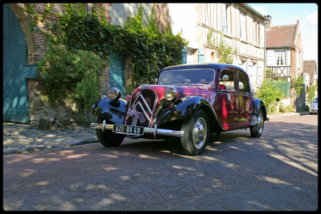 Expo de voitures anciennes à St Germer de Fly